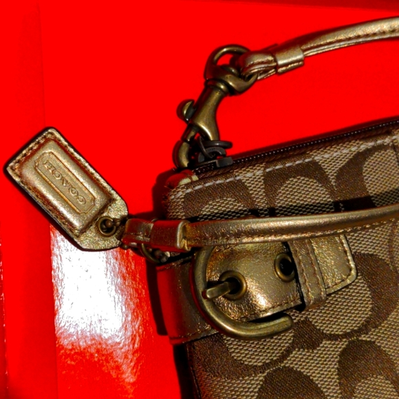 Coach wristlet - Picture 4 of 6